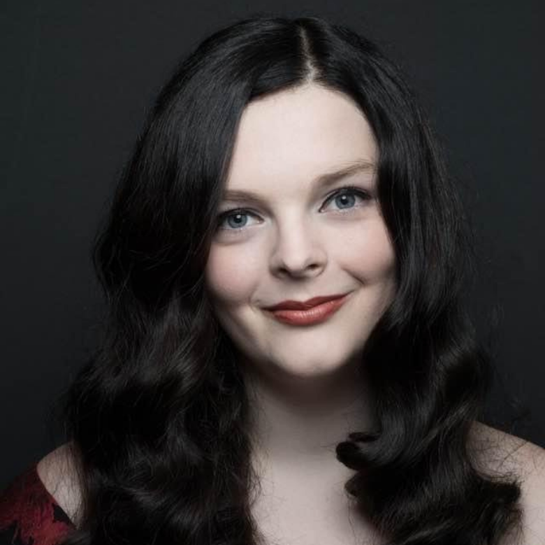 Kelly Beekman Headshot